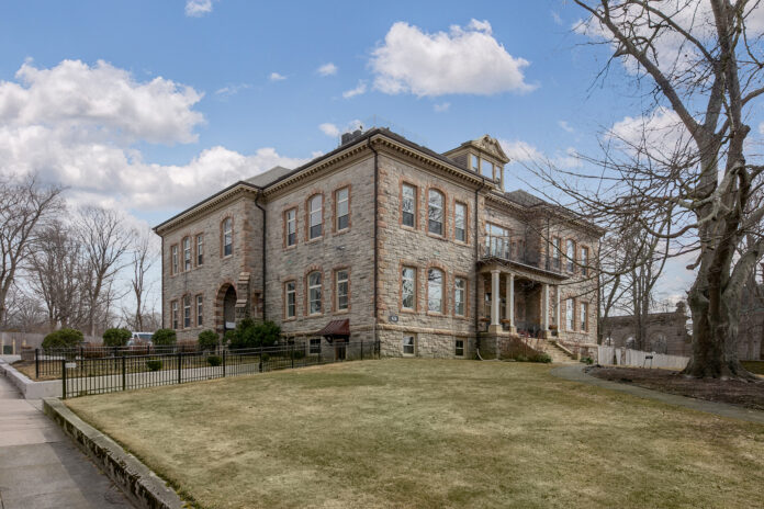 THE CONDOMINIUM at 426 Spring St., Unit 204, in Newport has sold for $815,000. / COURTESY HOGAN ASSOCIATES THE CONDOMINIUM at 426 Spring St., Unit 204, in Newport has sold for $815,000. / COURTESY HOGAN ASSOCIATES