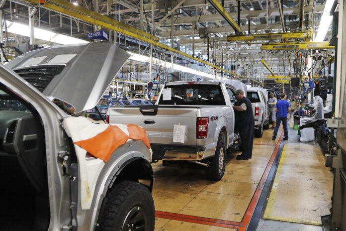 FORD AND GENERAL MOTORS confirmed that all their North American factories will close temporarily. / AP FILE PHOTO CARLOS OSORIO