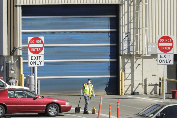 THE FEDERAL RESERVE reported Wednesday that manufacturing output dropped 6.3% in March. / AP FILE PHOTO/TED S. WARREN THE FEDERAL RESERVE reported Wednesday that manufacturing output dropped 6.3% in March. / AP FILE PHOTO/TED S. WARREN