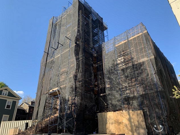 THE EXTERIOR RENOVATION of the Old State House, at 150 Benefit St. in Providence, continues amidst the coronavirus pandemic. / PBN PHOTO/MARY MACDONALD