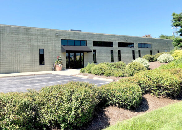 40 Sharpe Drive (1986) OWNER: Pontiac Crossing LLC TENANTS: Bay Computer Associates, Concentra Urgent Care, Rhode Island Society of CPAs, Siemens