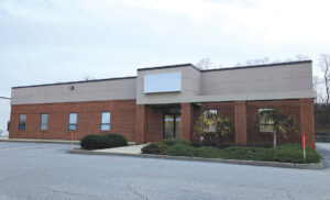 10. 225 Metro Center Blvd. (1994)
OWNER: Link Commercial Properties LLC
TENANTS: Kaman Industrial Technologies, Warwick Paint Store, Glidden Professional Paint Center, X-Ray Imaging Technologies