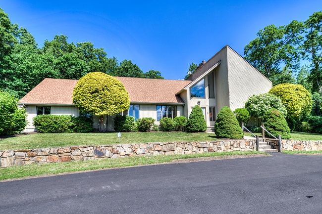 THE CONTEMPORARY HOME at 10 Noto Drive in North Providence sold recently for $668,000, the largest single-family home sale in the town this year. / COURTESY RESIDENTIAL PROPERTIES LTD.