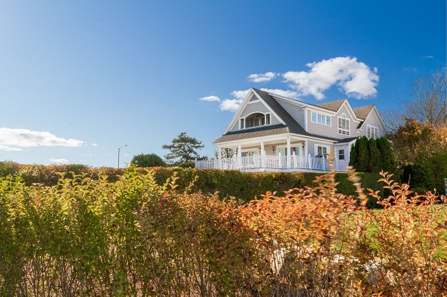 A BEACHSIDE HOME at 191 Old Beach Road in Newport recently sold for $3.3 million. / COURTESY LILA DELMAN COMPASS