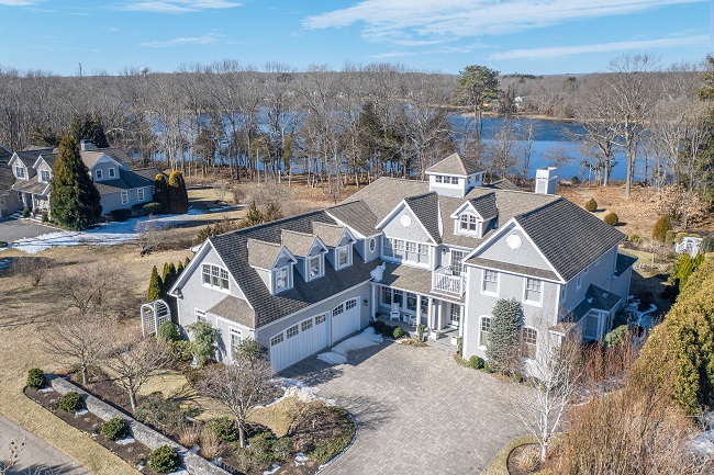 A COASTAL HOME at 29 Lands End Drive in North Kingstown recently sold for $2.4 million. / COURTESY MOTT & CHACE SOTHEBY’S INTERNATIONAL REALTY