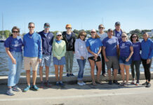 High employee spirit creates the right ‘trust’ at Washington Trust BAY DAY: The Washington Trust Co. employees support the Save The Bay Inc.’s International Coastal Cleanup initiative at Napatree Point in Westerly.
COURTESY THE WASHINGTON TRUST CO.