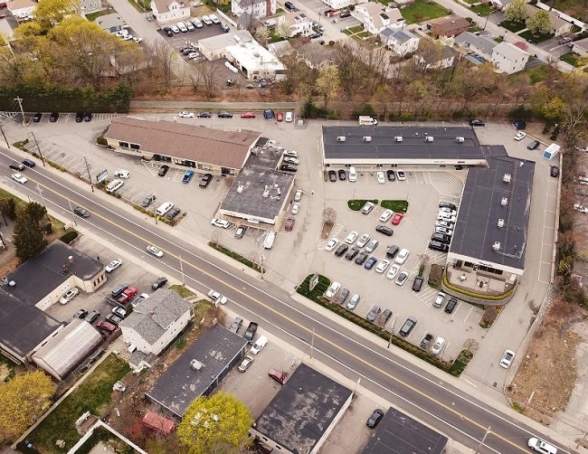 Park Avenue Plaza retail property in Cranston sells for 4.8M