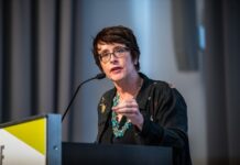 URI appoints journalist Warner to lead Metcalf Institute
