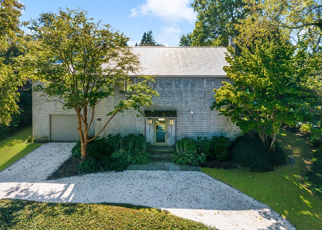 A COLONIAL at 101 Mount Hope Ave. in the Bryer Farm neighborhood of Jamestown recently sold for $1.92 million. / COURTESY COMPASS PROVIDENCE