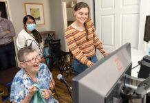 Text from thoughts could give ALS patients a voice TEST RUN: The Stanford Neural Prosthetic Translational Lab team engages in a research session with ALS trial participant Pat Bennett. The team studied technology that would help people who have lost the ability to speak to communicate.
COURTESY STANFORD MEDICINE/STEVE FISCH