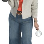 the prop  Aimee Fennessey holds a kettle bell, symbolizing her love for exercise, headphones and a magnifying glass, symbolizing the internal audit profession.