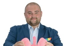 Daniel Fitzgerald the prop
Daniel Fitzgerald holds lungs because “when you cannot breathe, nothing else matters” and a rainbow pocket square because representation matters.