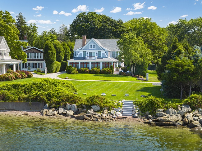 Waterfront colonial