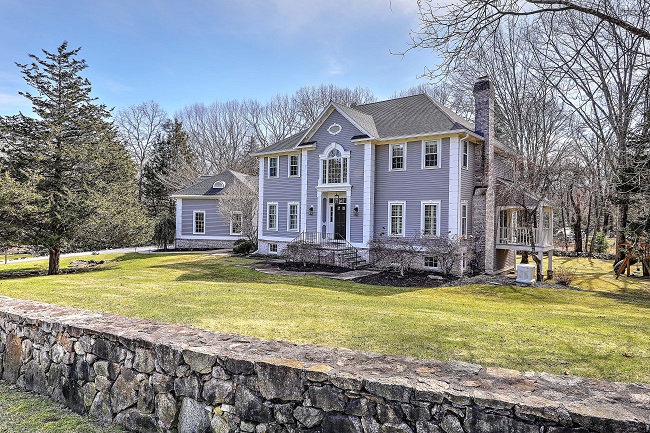 14 Howland Farm Road