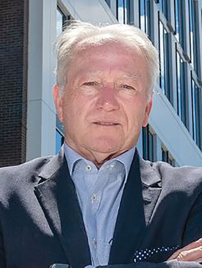 John ­Simmons