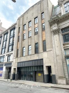 PLAYING ITS PART: The Kresge Building abutting the old Providence Journal Building on Westminster Street in Providence will be converted to apartments as part of the ProJo project.
PBN PHOTO/WILLIAM HAMILTON