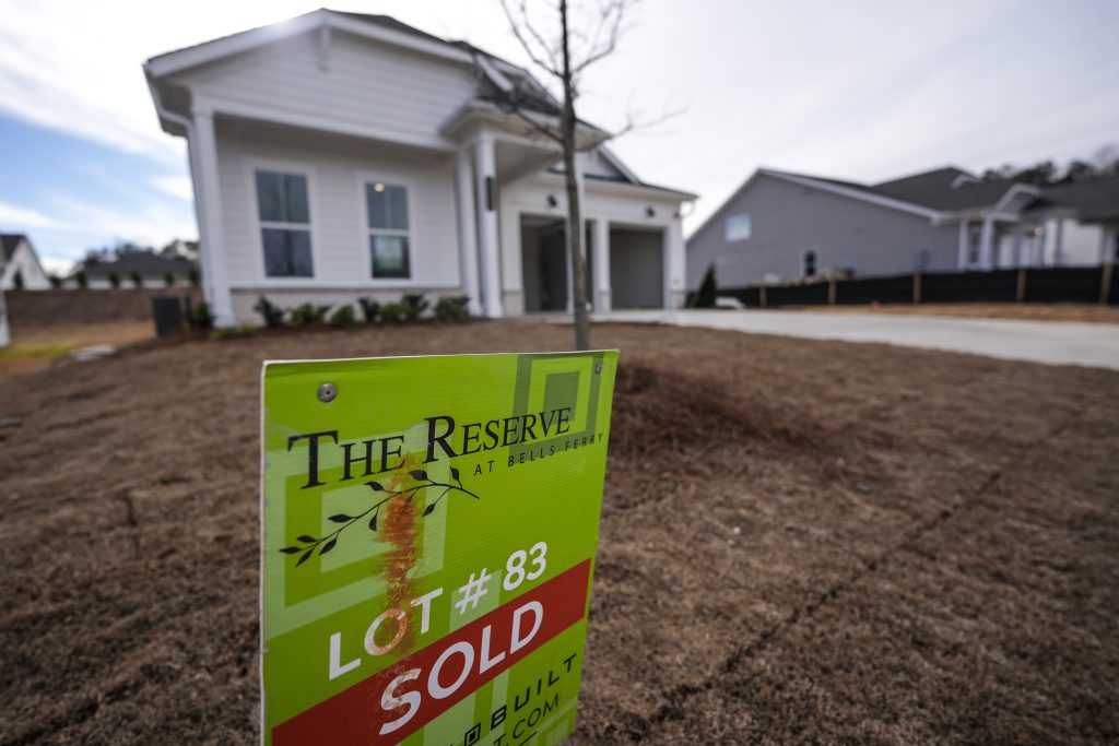 Average U.S. long-term mortgage rate ticks higher to 6.1%