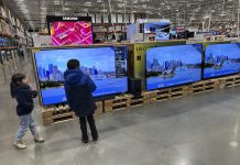 U.S. economy grows at 1.4% rate in the fourth quarter, slower than expected