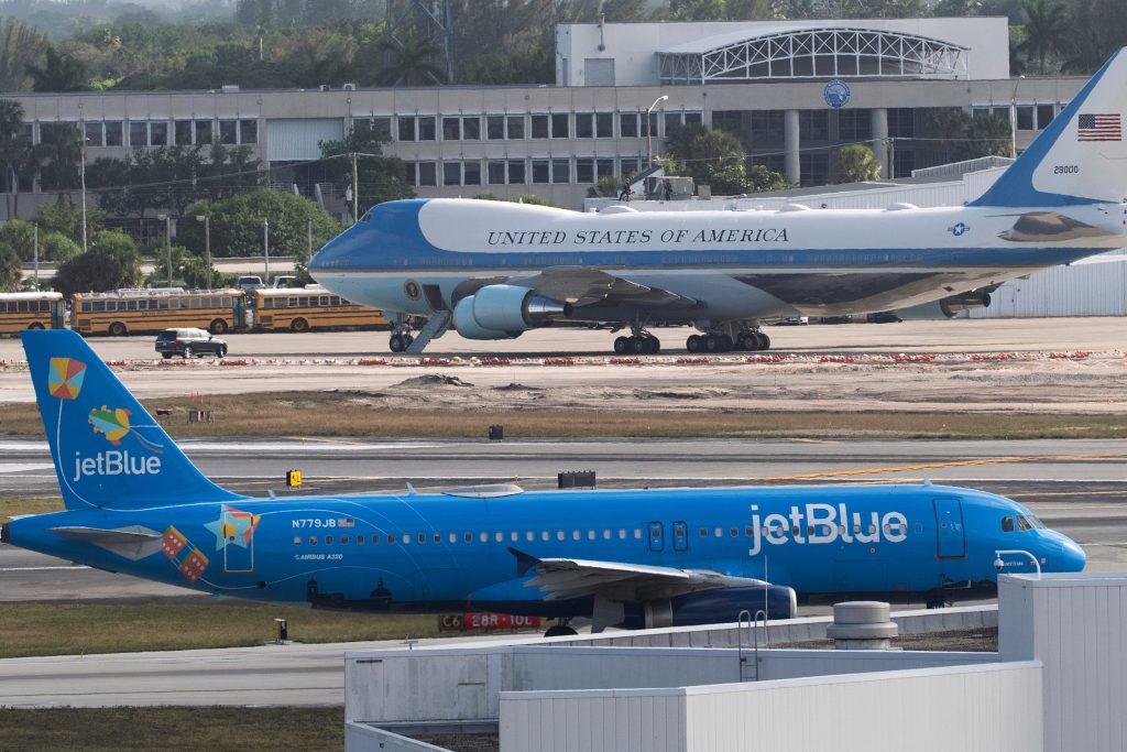 FAA briefly grounds all JetBlue flights due to short...