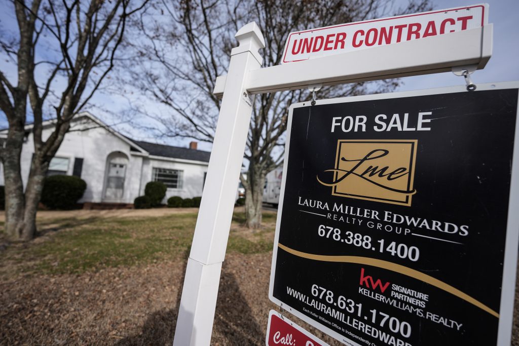 Average 30-year U.S. mortgage rate falls to 6.47%, tracking lower bond yields as Iran war winds down