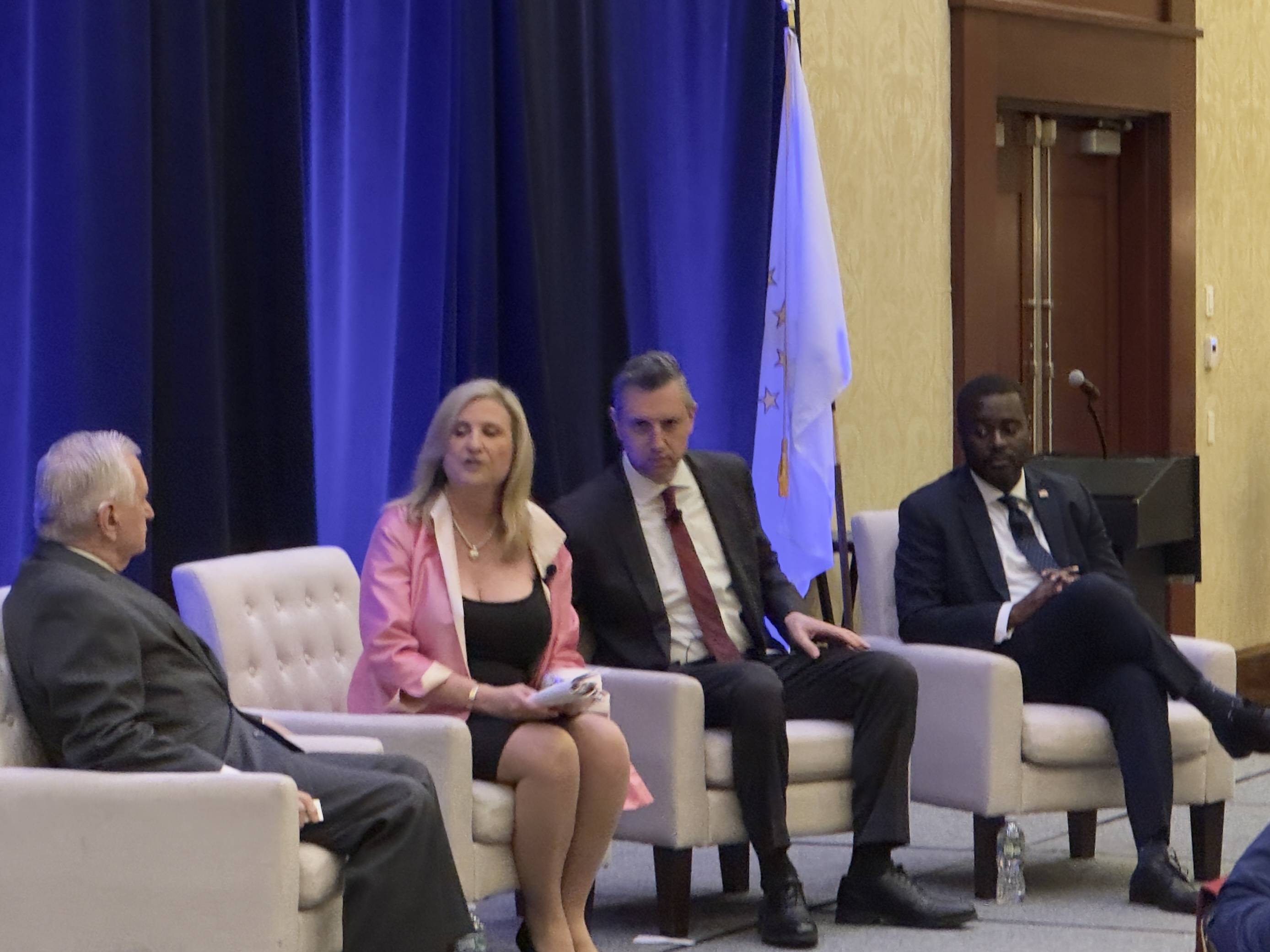 R.I. congressional members discuss Iran conflict, AI at Chamber breakfast