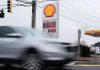 THE AVERAGE weekly price of self-serve, regular unleaded gasoline in Rhode Island decreased 3 cents to $3.94 per gallon, according to AAA Northeast. / AP PHOTO/STEPHANIE SCARBROUGH