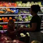 U.S. consumer confidence falls to lowest level in 7 months with gas stuck above $4