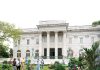 Good summer has tourism leaders hoping for more VISITORS STROLL the grounds at Marble House during a previous summer. Some tourism officials say its too easy to say how successful the 2026 high season has been. / PBN FILE PHOTO/DAVID HANSEN
