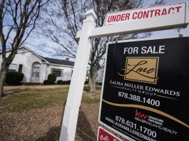 Struggling U.S. home buyers face new hurdles as mortgage rates near 7%