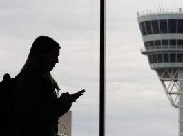 Flights are disrupted across U.S. Northeast because of technical problems at a key air traffic center