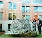 Fidelity’s growing collection honors R.I. area artists Puzzled or appreciative, Fidelityemployees look at outdoor sculpture.