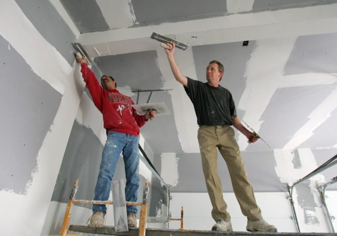 DESPITE THE 2Q increase, single-family home building permits declined for the first half of the year, according to the Rhode Island Builders Association. / DESPITE THE 2Q increase, single-family home building permits declined for the first half of the year, according to the Rhode Island Builders Association. /