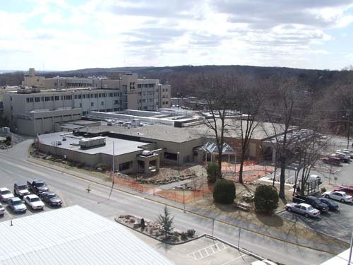 KENT HOSPITAL reported the largest operating loss of any hospital in the state that chose to release the information, with a $8.98 million loss in fiscal 2007. Parent company Care New England reported a loss of $1.3 million. / KENT HOSPITAL reported the largest operating loss of any hospital in the state that chose to release the information, with a $8.98 million loss in fiscal 2007. Parent company Care New England reported a loss of $1.3 million. /