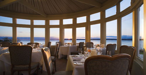 THE WATER VIEW from Castle Hill’s dining room is part of the authentic Rhode Island experience the hotel tries to provide guests. / THE WATER VIEW from Castle Hill’s dining room is part of the authentic Rhode Island experience the hotel tries to provide guests. /