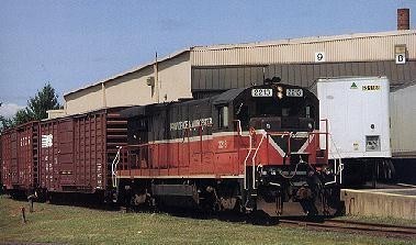 CONTAINER TRAFFIC fell 35.9 percent compared with 2006, starting last spring, P&W said. The railroad is squeezed by declining revenue and high fixed costs. / CONTAINER TRAFFIC fell 35.9 percent compared with 2006, starting last spring, P&W said. The railroad is squeezed by declining revenue and high fixed costs. /
