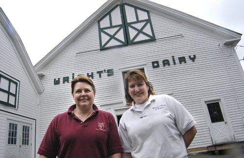 THE WRIGHT SISTERS: Ellen Puccetti, left, and Elizabeth Dulude, who are sisters, have been important to the success of Wright’s Dairy Farm. Puccetti runs the bakery portion of the business, while Dulude operates the dairy. / THE WRIGHT SISTERS: Ellen Puccetti, left, and Elizabeth Dulude, who are sisters, have been important to the success of Wright’s Dairy Farm. Puccetti runs the bakery portion of the business, while Dulude operates the dairy. /