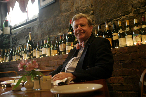 BOB BURKE, owner of Pot au Feu, uses his Financial District restaurant as the starting point for a historical tour of Providence to help draw new lunch customers. / BOB BURKE, owner of Pot au Feu, uses his Financial District restaurant as the starting point for a historical tour of Providence to help draw new lunch customers. /