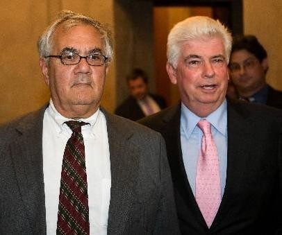 BAILOUT CRITICS U.S. Rep. Barney Frank, D-Mass., left, chairman of the House Finance Committee, and U.S. Sen. Christopher Dodd, D-Conn., chairman of the Senate Banking Committee, both are calling for congressional oversight of the Treasury bailout plan as well as the addition of consumer protection for home mortgage borrowers. / BAILOUT CRITICS U.S. Rep. Barney Frank, D-Mass., left, chairman of the House Finance Committee, and U.S. Sen. Christopher Dodd, D-Conn., chairman of the Senate Banking Committee, both are calling for congressional oversight of the Treasury bailout plan as well as the addition of consumer protection for home mortgage borrowers. /