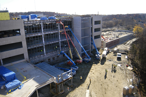 NEW DIGS: FM Global’s new headquarters will be four-stories tall and is designed to
withstand an earthquake. / NEW DIGS: FM Global’s new headquarters will be four-stories tall and is designed to
withstand an earthquake. /