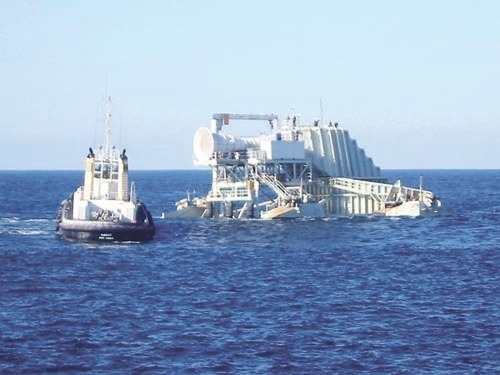 STILL WATER: Despite a December 2007 agreement that called for Oceanlinx to develop a wave-power project for the state, the venture is dormant. / STILL WATER: Despite a December 2007 agreement that called for Oceanlinx to develop a wave-power project for the state, the venture is dormant. /
