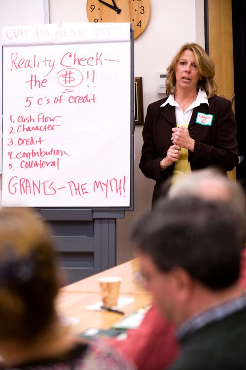 SEED MONEY: Laurie Walsh, a SEED lending officer,
presents a work session for small businesses at the
Taco Center at Johnson & Wales University. / SEED MONEY: Laurie Walsh, a SEED lending officer,
presents a work session for small businesses at the
Taco Center at Johnson & Wales University. /