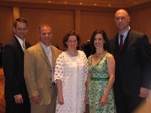 FROM LEFT: Andrew Prescott, chair of the American Cancer Society’s New England board of directors; Greg Pizzuti and Grace Dugan, committee members; and Susan and Mark Gasbarro. / FROM LEFT: Andrew Prescott, chair of the American Cancer Society’s New England board of directors; Greg Pizzuti and Grace Dugan, committee members; and Susan and Mark Gasbarro. /