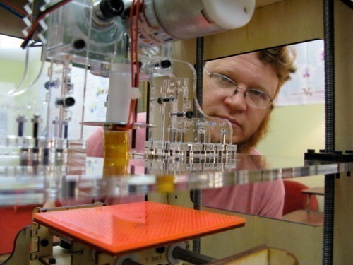 SHAWN WALLACE, director of AS220 Labs, is a proponent of making fabrication tools more broadly available. / SHAWN WALLACE, director of AS220 Labs, is a proponent of making fabrication tools more broadly available. /