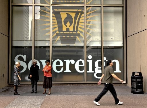 SOVEREIGN BANK CONTINUED to suffer losses in the first half of this year as the bank, now a subsidiary of Banco Santander, lost $35 million. / SOVEREIGN BANK CONTINUED to suffer losses in the first half of this year as the bank, now a subsidiary of Banco Santander, lost $35 million. /