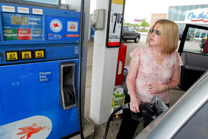 GAS PRICES HAVE BEEN FALLING in Rhode Island for a month, with the average price of self-serve, unleaded regular at $2.59 per gallon today. / GAS PRICES HAVE BEEN FALLING in Rhode Island for a month, with the average price of self-serve, unleaded regular at $2.59 per gallon today.<hr> /