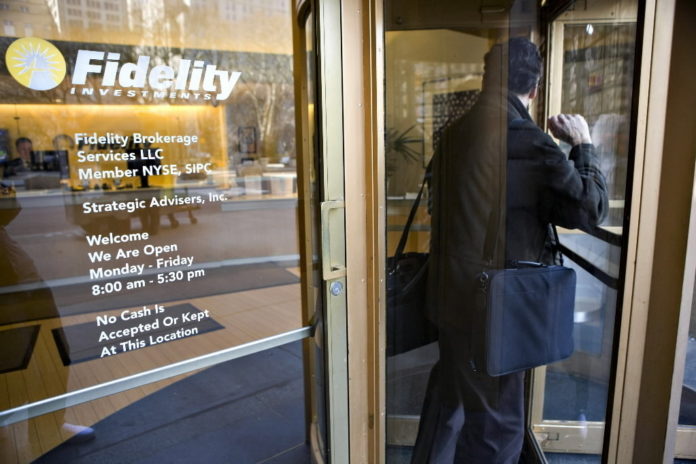 FIDELITY HAS CUT its work force by 7 percent to 38,000 since the stock market crashed last September. / FIDELITY HAS CUT its work force by 7 percent to 38,000 since the stock market crashed last September. /