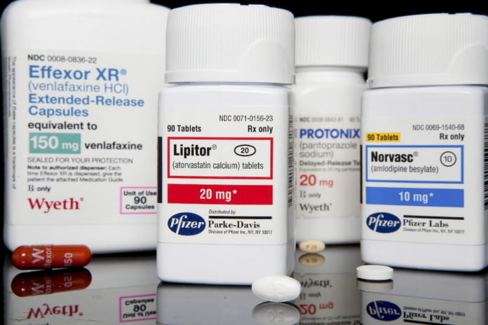 MANY SENIORS must keep track of multiple medications, each with different dosage and frequency requirements, and that can pose a challenge with age. / MANY SENIORS must keep track of multiple medications, each with different dosage and frequency requirements, and that can pose a challenge with age. /