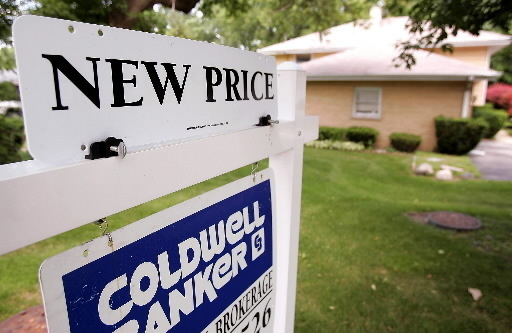 THE MEDIAN PRICE of a single-family home sold in Rhode Island fell from $219,000 to $201,050 in the year ended last month. / THE MEDIAN PRICE of a single-family home sold in Rhode Island fell from $219,000 to $201,050 in the year ended last month. /
