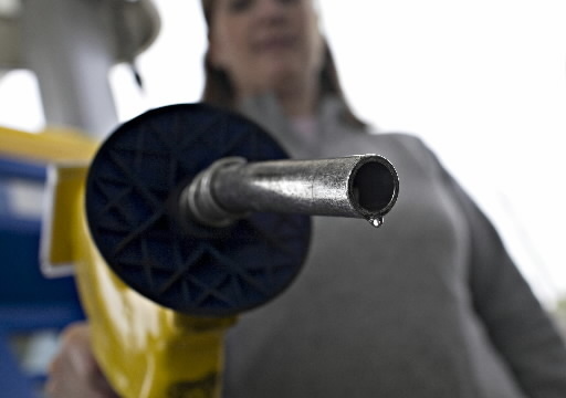 The average price of self-serve, unleaded regular gasoline in Rhode Island stood at $2.66 per gallon on Monday, according to AAA Southern New England. / The average price of self-serve, unleaded regular gasoline in Rhode Island stood at $2.66 per gallon on Monday, according to AAA Southern New England. /