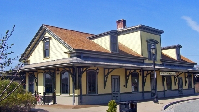 THE WEST KINGSTON train station served 160,420 Amtrak passengers in the 2008 fiscal year. / THE WEST KINGSTON train station served 160,420 Amtrak passengers in the 2008 fiscal year. /